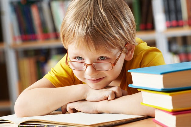 Дети с дислексией: чем родители могут им помочь